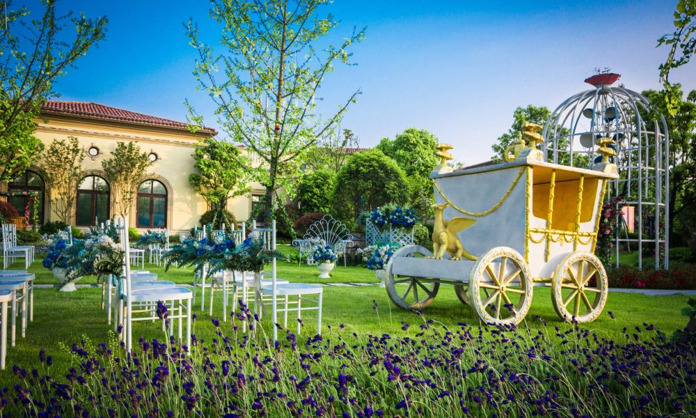 Beautiful wedding flower arrangement of seats along the aisle